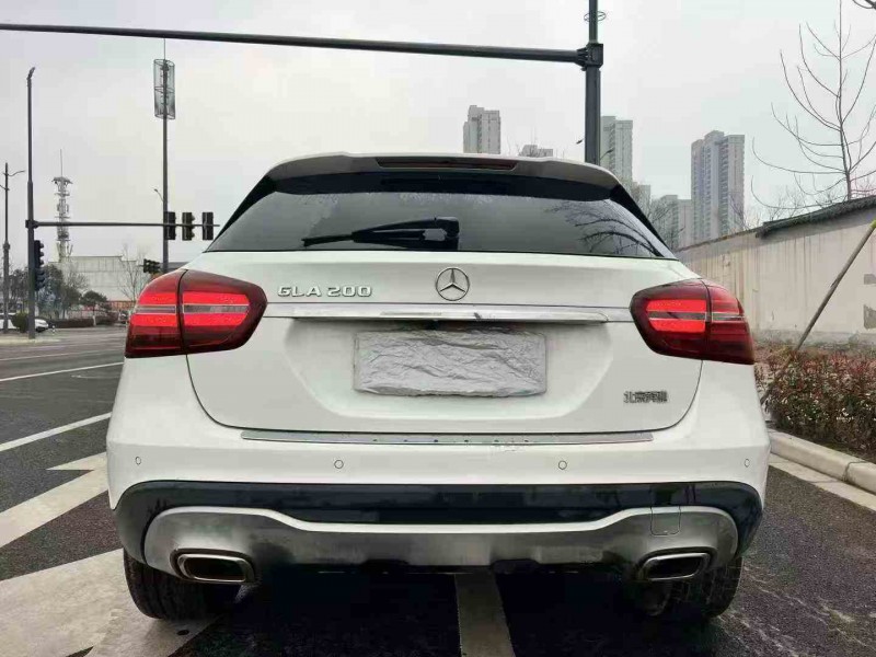 焦作18年奔驰GLA9