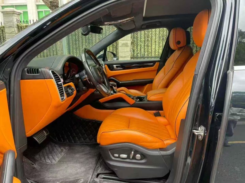 佛山18年保时捷卡宴5