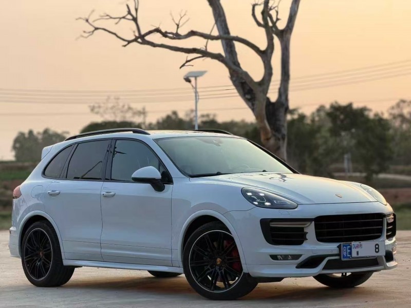 汕头16年保时捷卡宴1