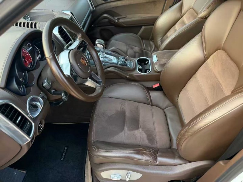 汕头16年保时捷卡宴4