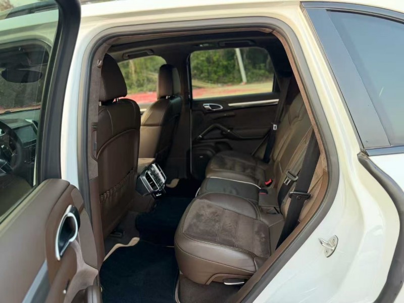 汕头16年保时捷卡宴5