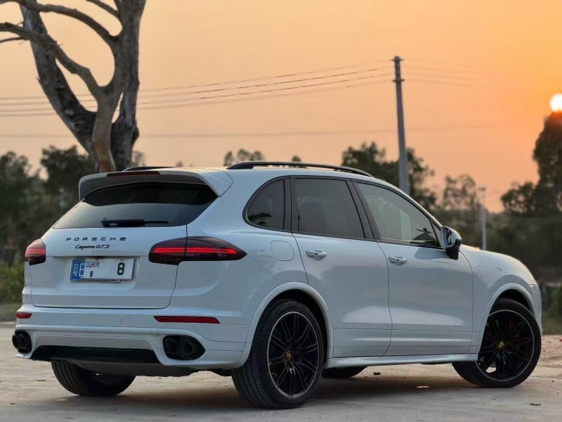 汕头16年保时捷卡宴6