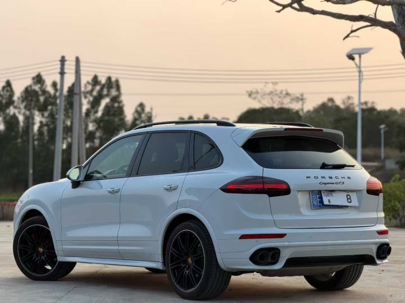 汕头16年保时捷卡宴7