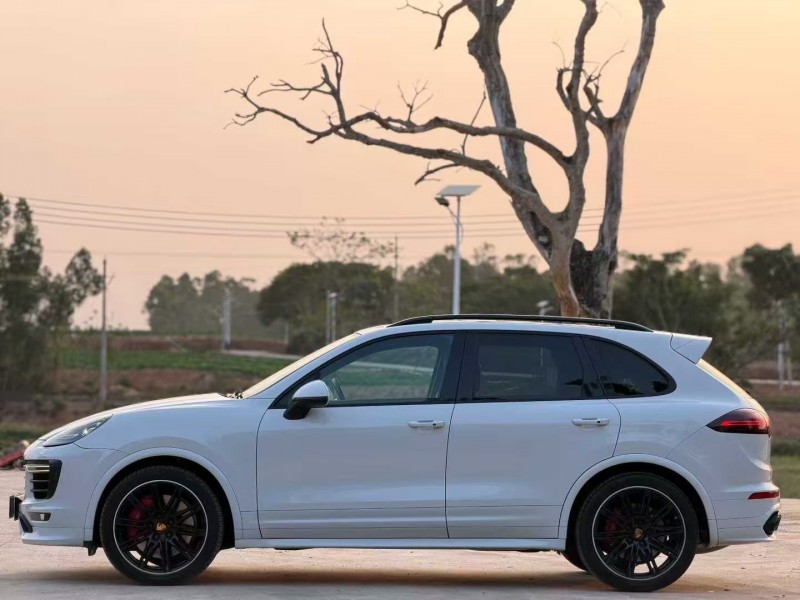 汕头16年保时捷卡宴8