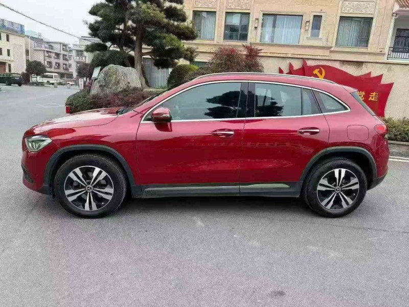 湖州21年奔驰GLA7