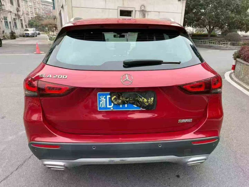 湖州21年奔驰GLA8