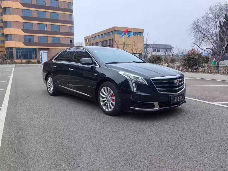 济宁19年凯迪拉克XTS3