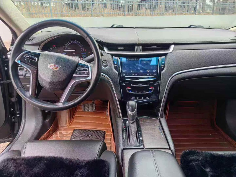 济宁19年凯迪拉克XTS4