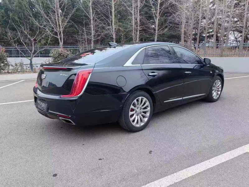 济宁19年凯迪拉克XTS8