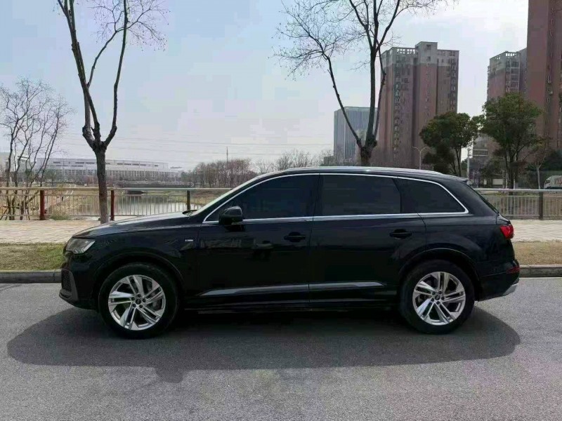 鄂州20年奥迪Q78