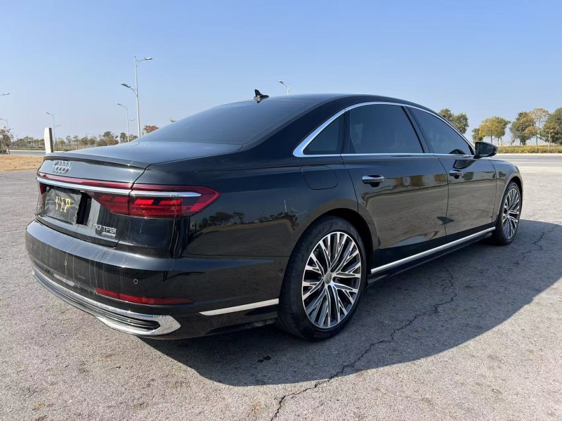 淮安23年奥迪A8L9