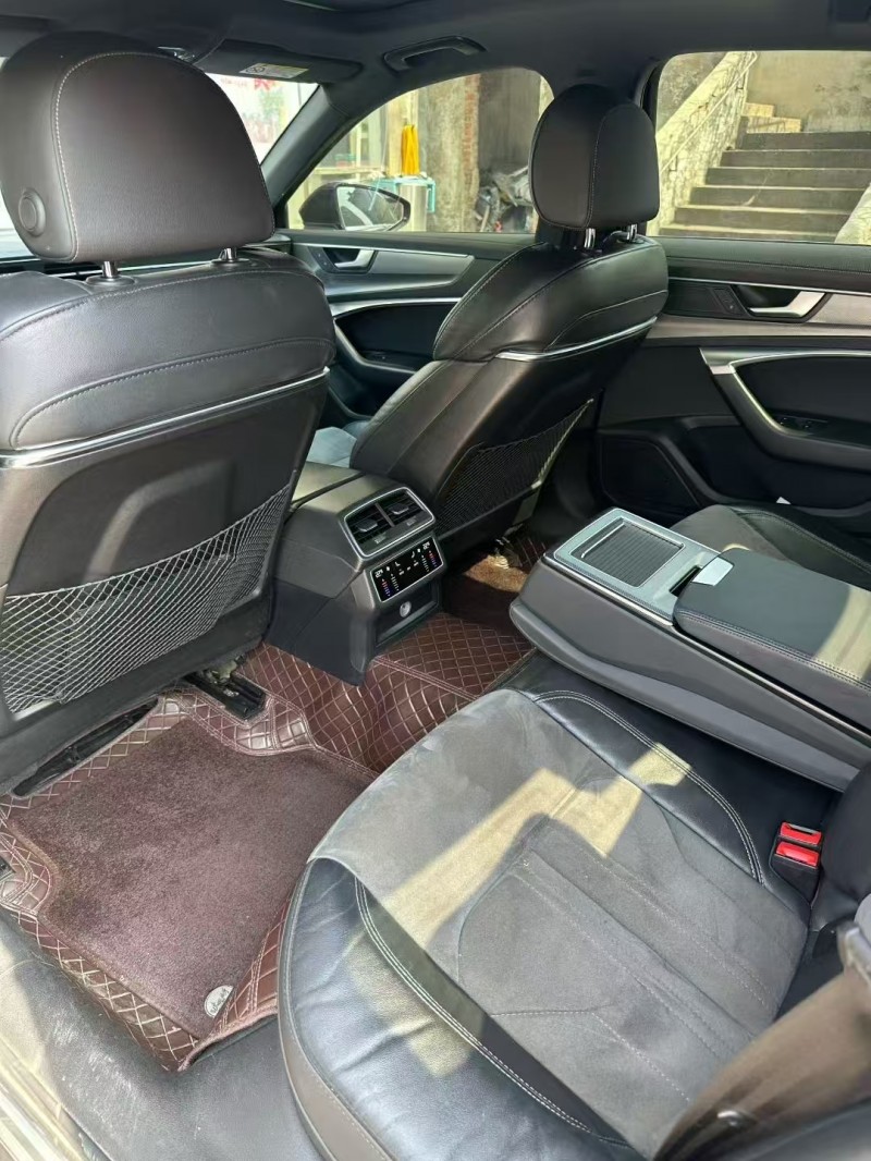 济宁22年奥迪A6L4