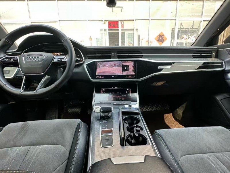 济宁22年奥迪A6L5