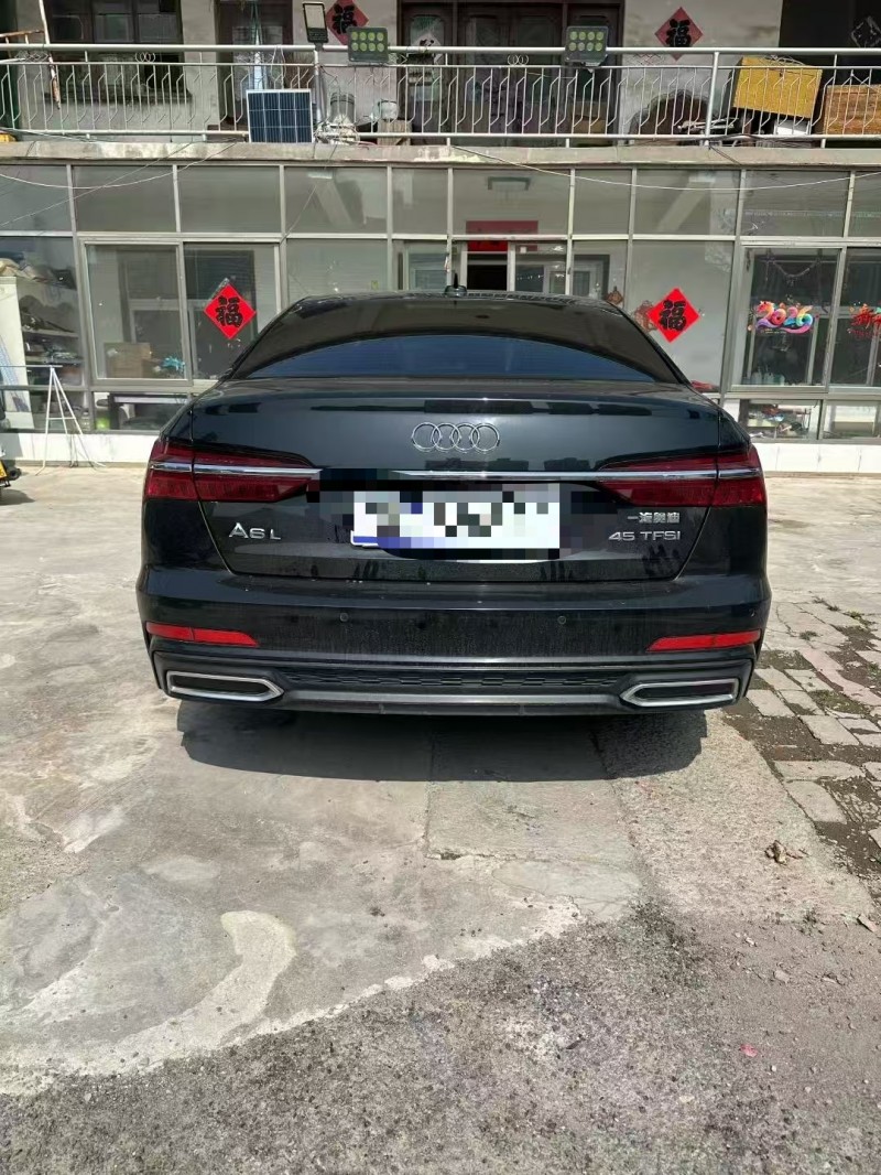 济宁22年奥迪A6L9