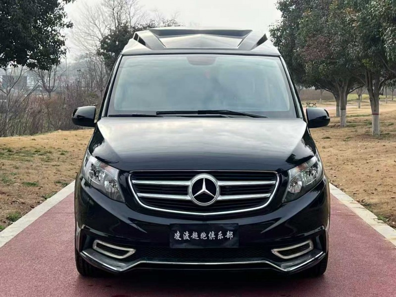 郑州22年奔驰威霆1