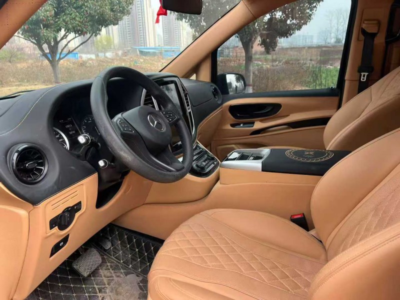 郑州22年奔驰威霆4