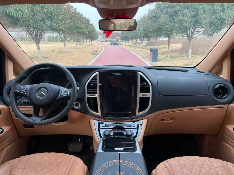 郑州22年奔驰威霆6