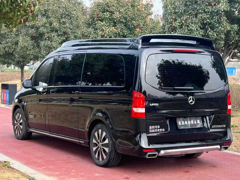郑州22年奔驰威霆9