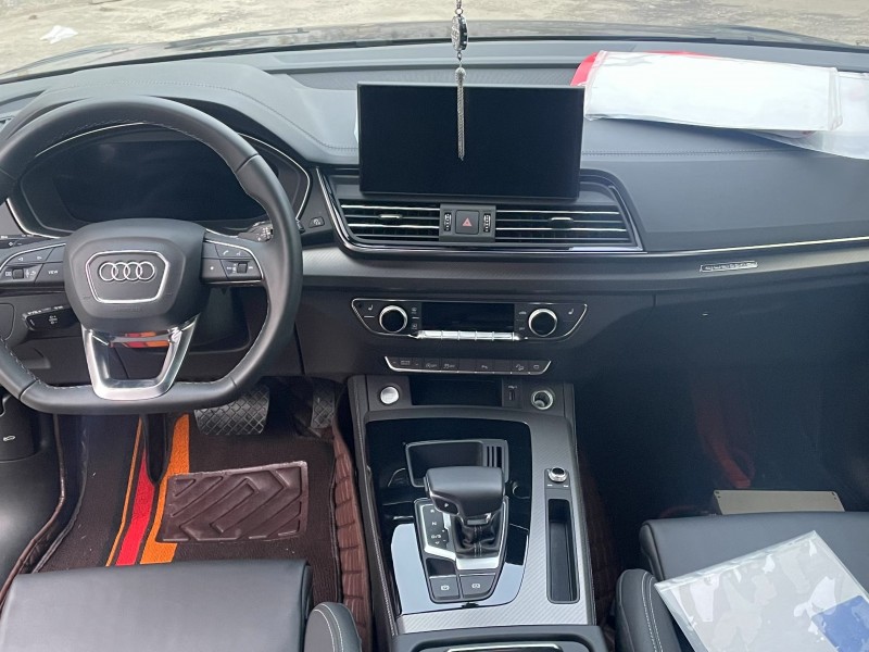 济宁23年奥迪Q54