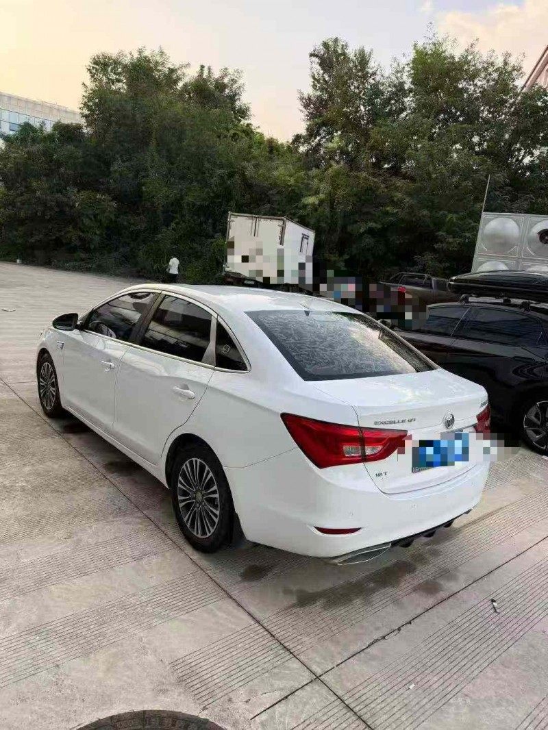 乐山17年别克英朗5