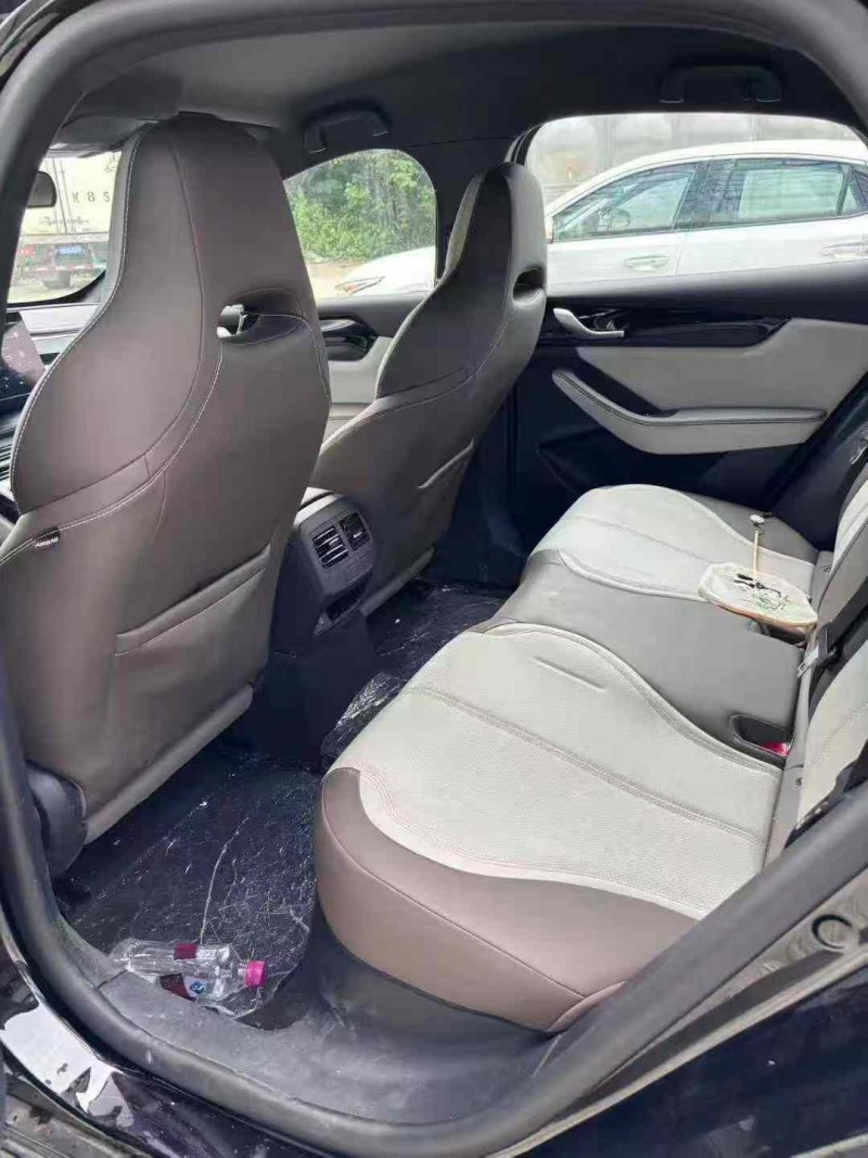 乐山25年比亚迪秦4