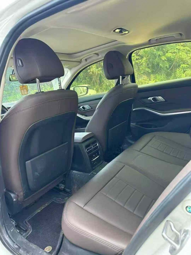 乐山21年宝马3系4