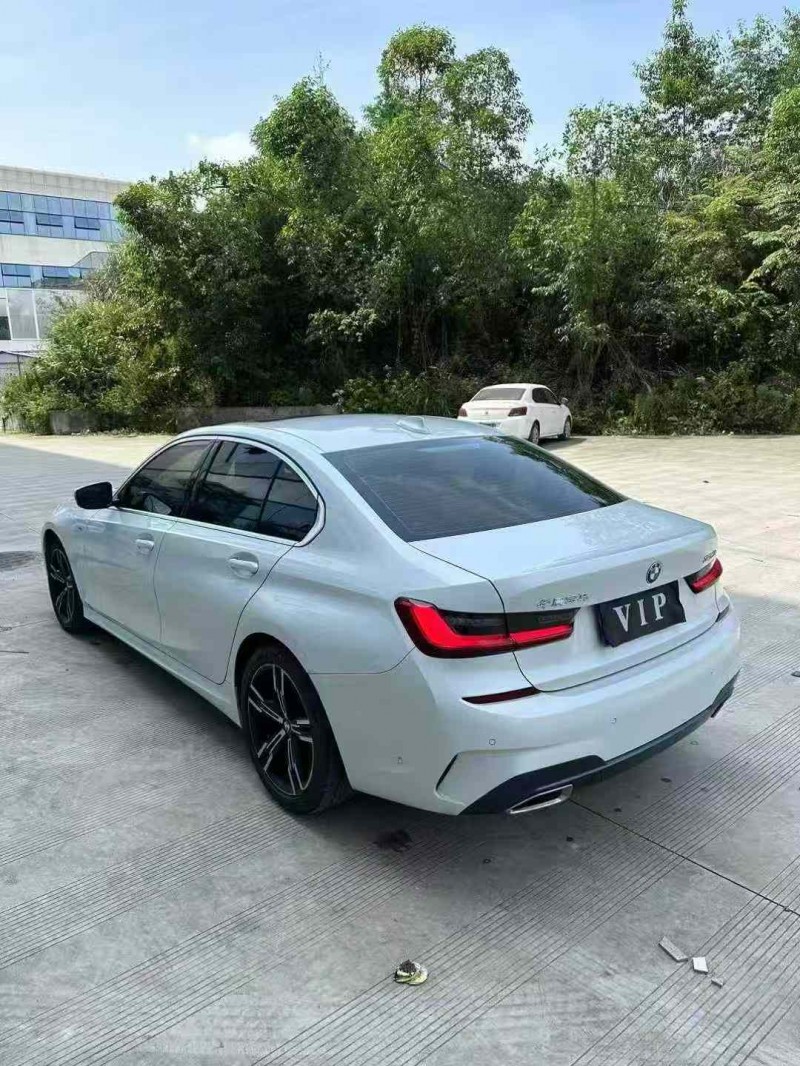 乐山21年宝马3系6