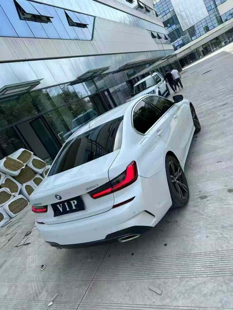 乐山21年宝马3系7