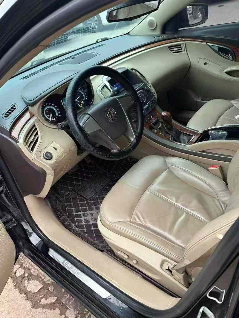 乐山14年别克君越3