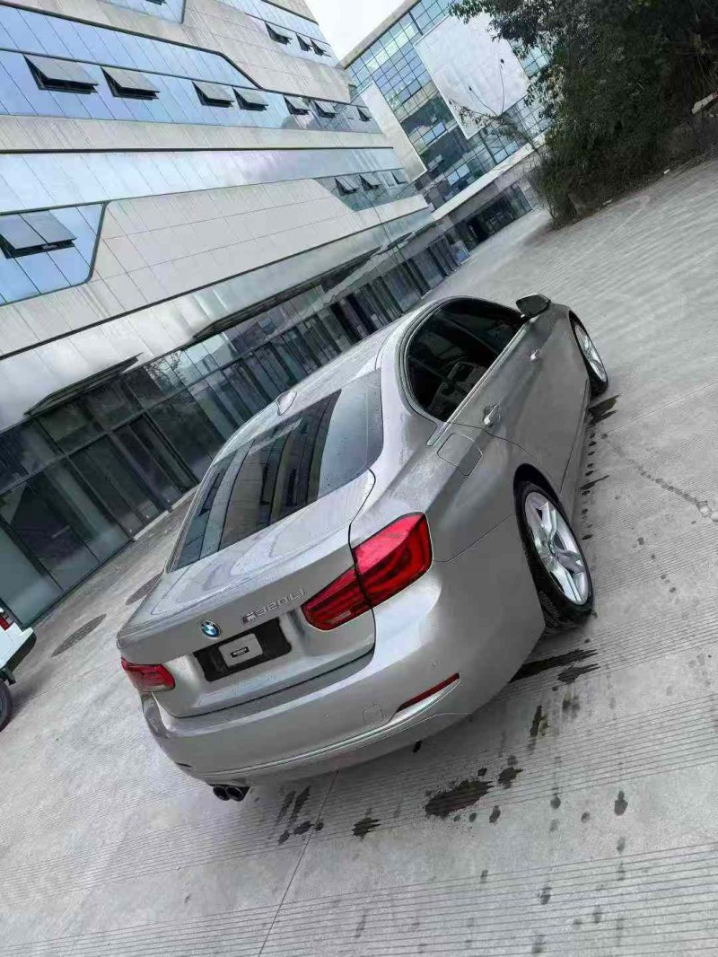 乐山19年宝马3系6