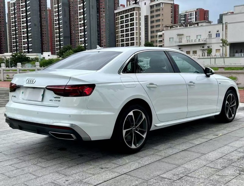 济宁24年奥迪A4L8