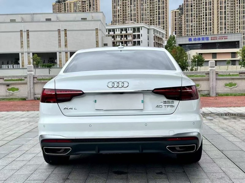 济宁24年奥迪A4L9