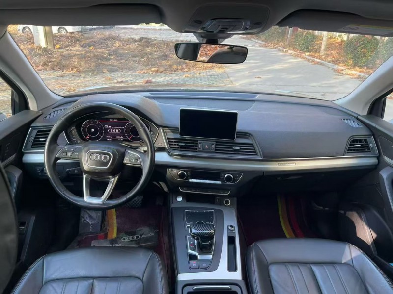 济宁21年奥迪Q54