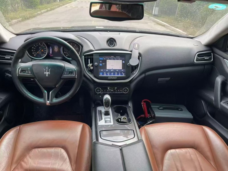 济宁16年玛莎拉蒂Ghibli4