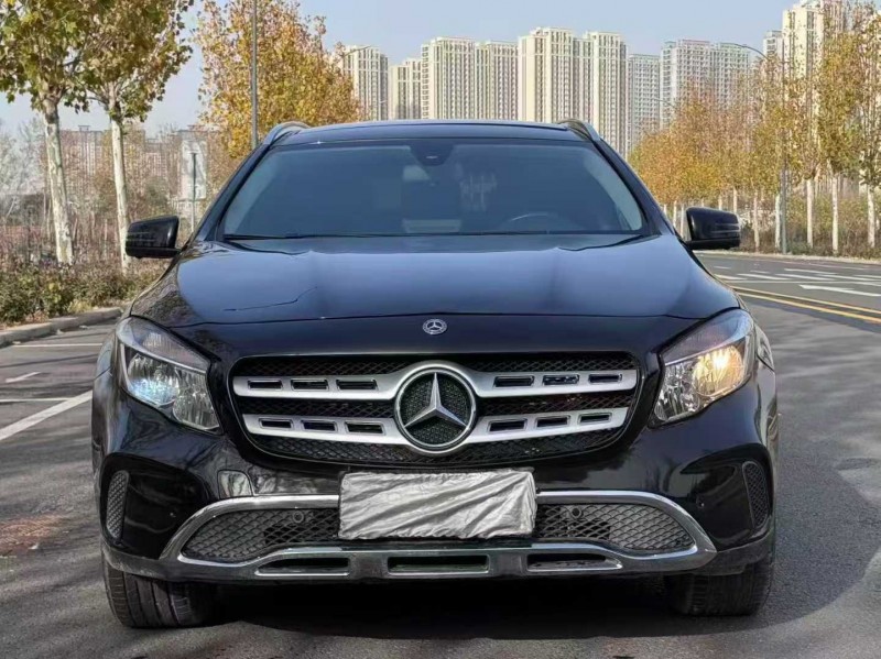 郑州17年奔驰GLA1