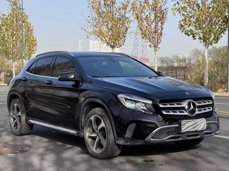 郑州17年奔驰GLA3