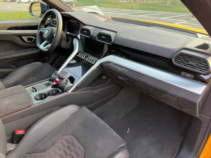 昆明20年兰博基尼Urus7