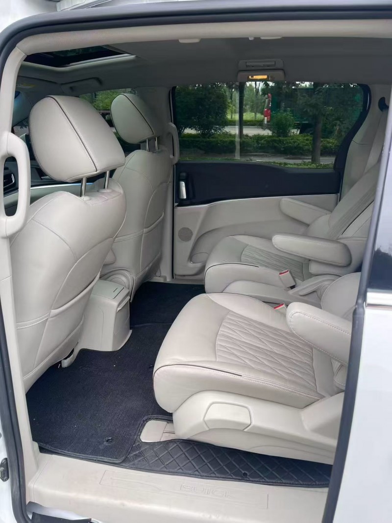 济宁21年别克GL85