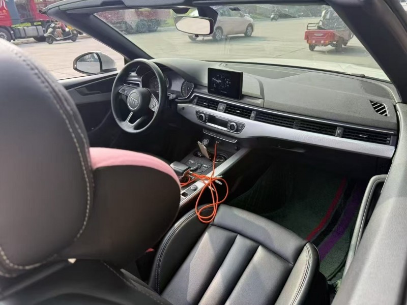 成都18年奥迪A55