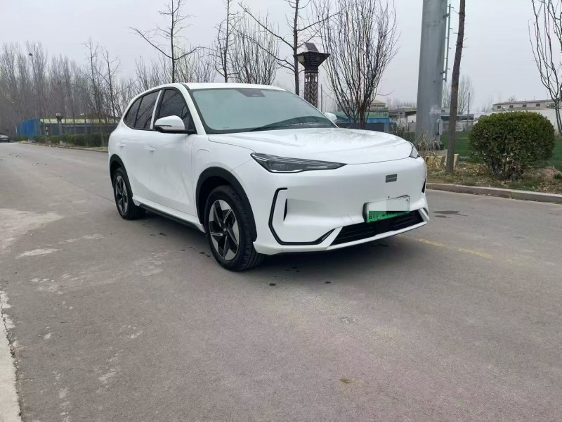 济宁25年吉利银河2