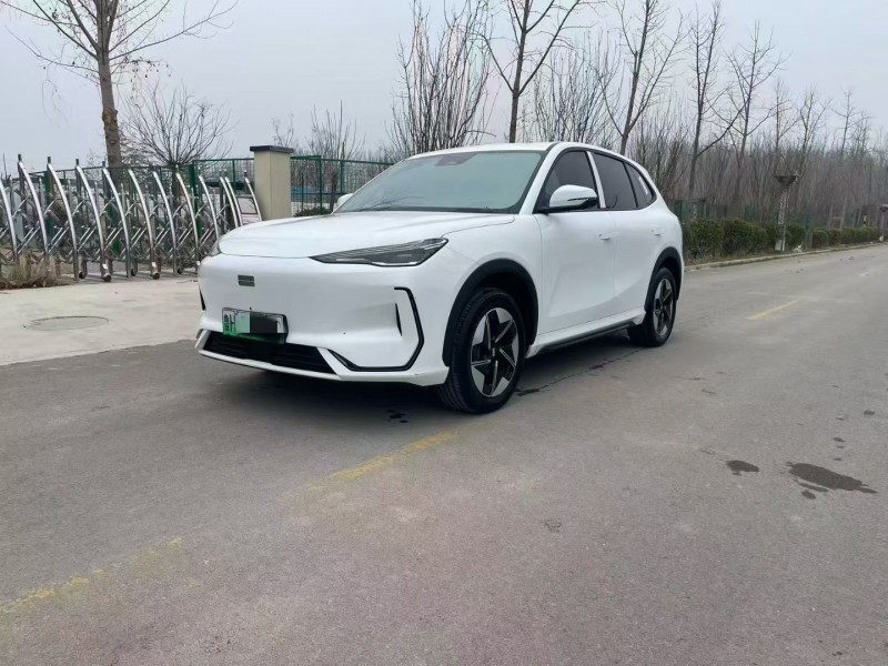 济宁25年吉利银河3