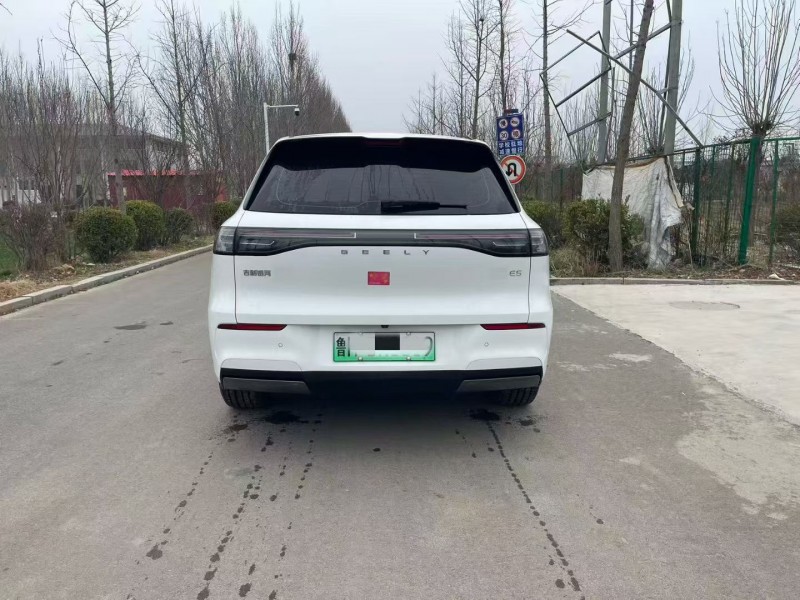 济宁25年吉利银河9