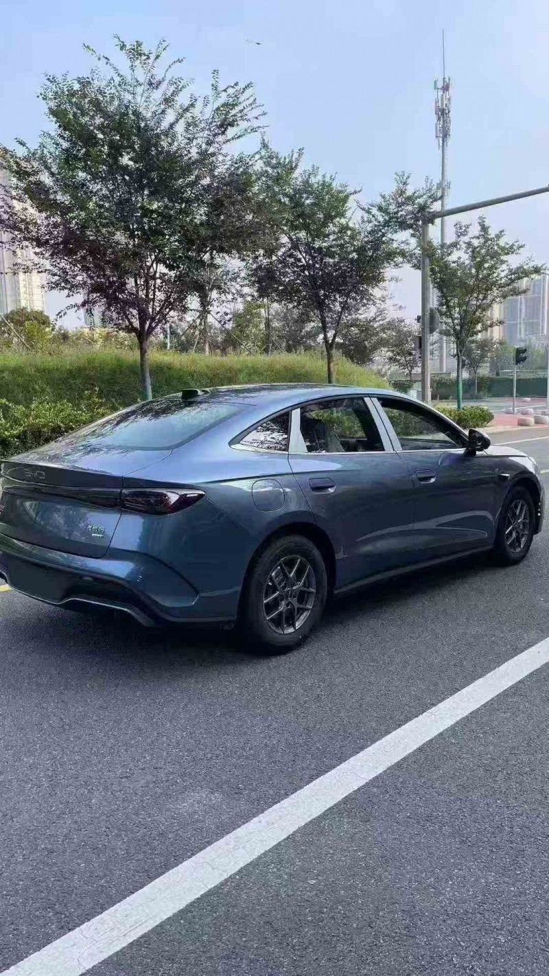 济宁25年比亚迪海豹8