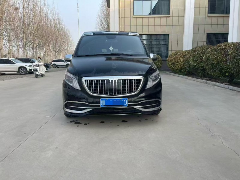 濟寧17年奔馳威霆1