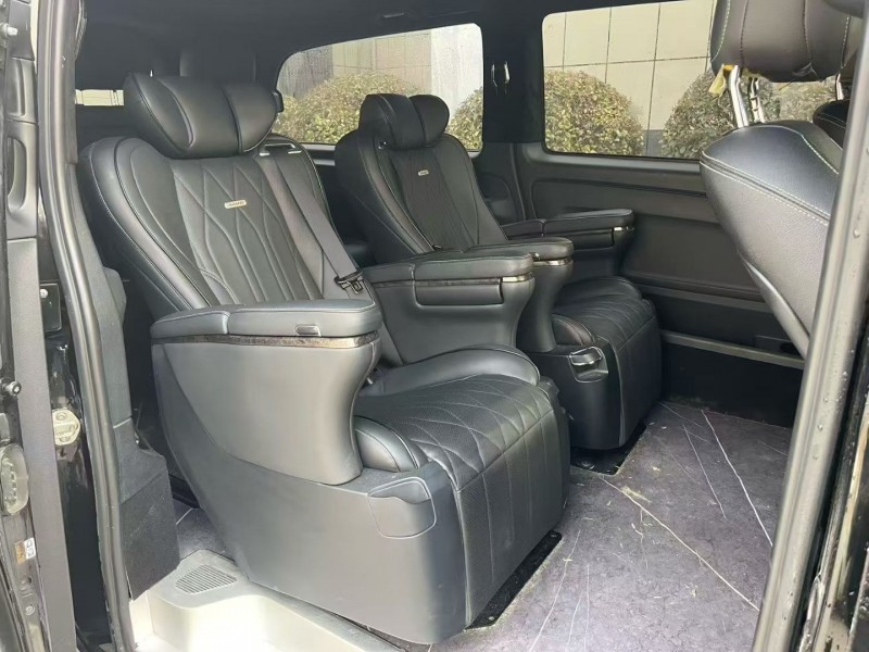 濟寧17年奔馳威霆4