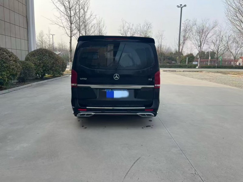 濟寧17年奔馳威霆9