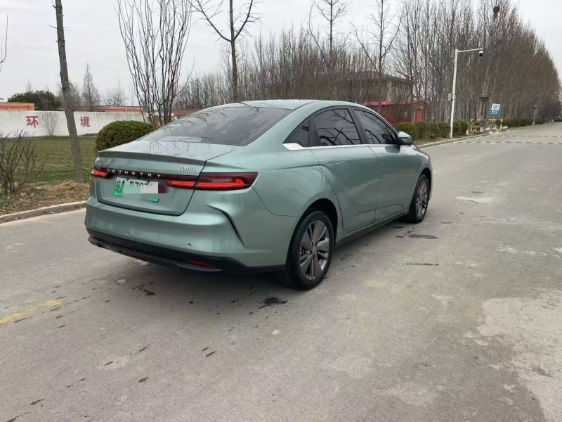 济宁23年吉利几何7