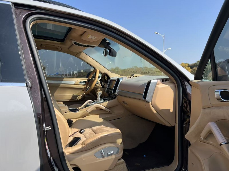 盐城15年保时捷卡宴6