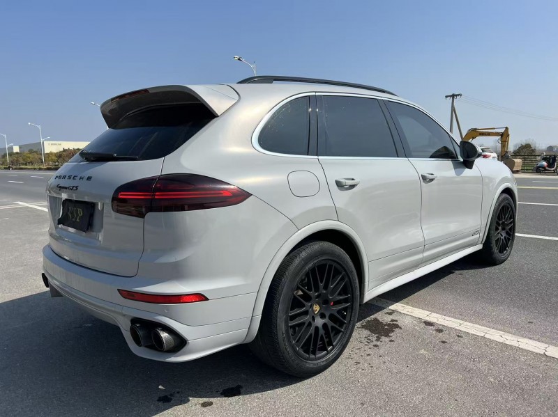 盐城15年保时捷卡宴9