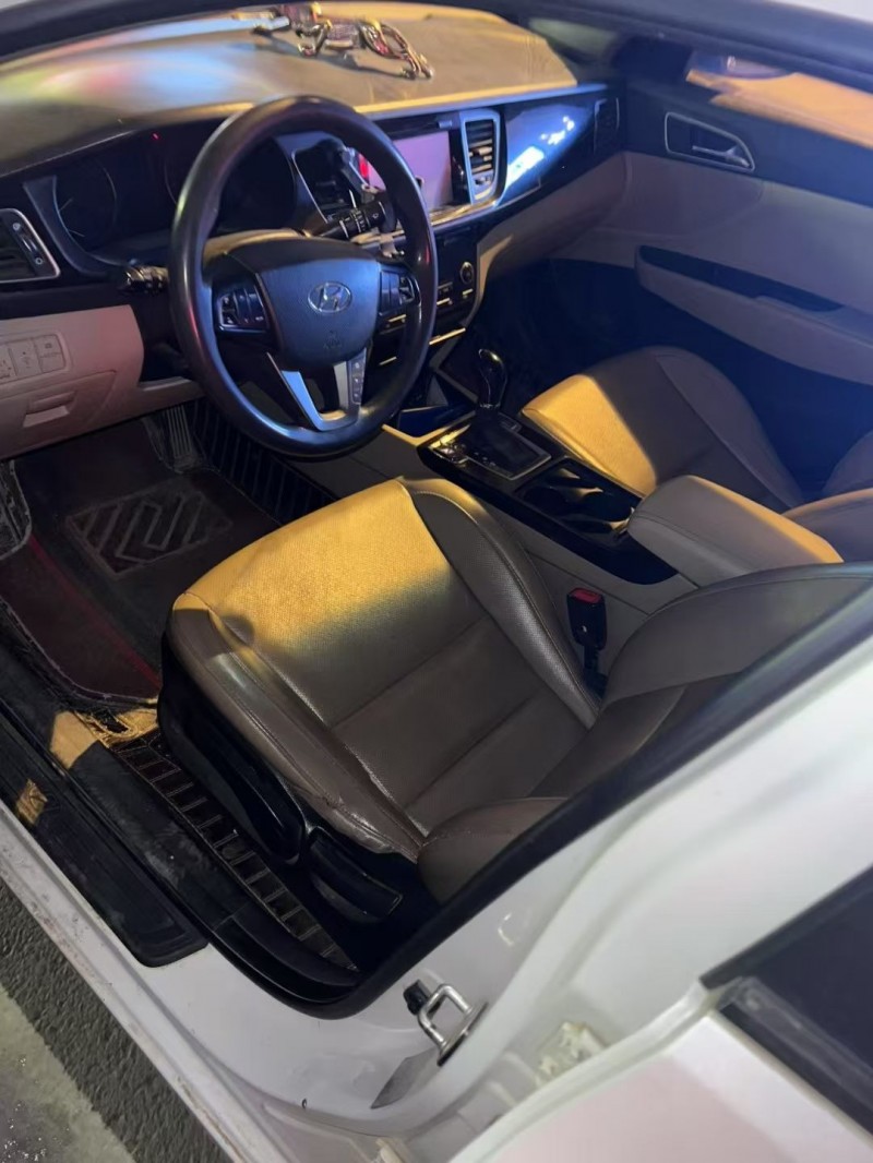 连云港15年现代名图5